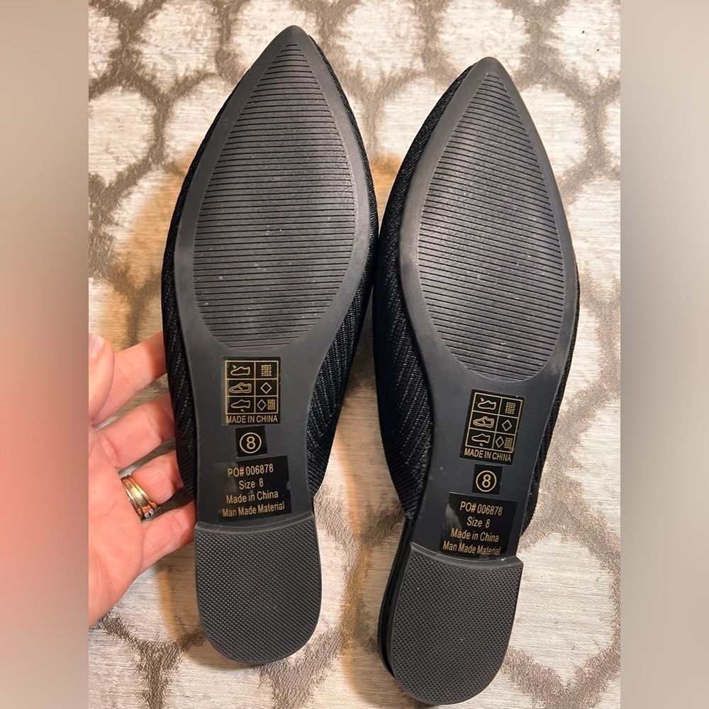 Journee Collection Textured Black Mules 8 Ribbed stretch material - Picture 4 of 11